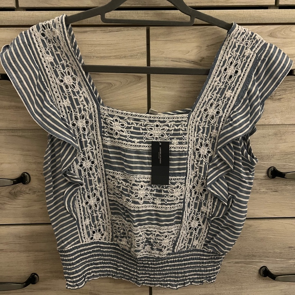 American Eagle blue shirt size small never worn with tag
